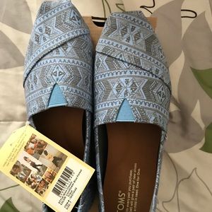 Toms - size 7